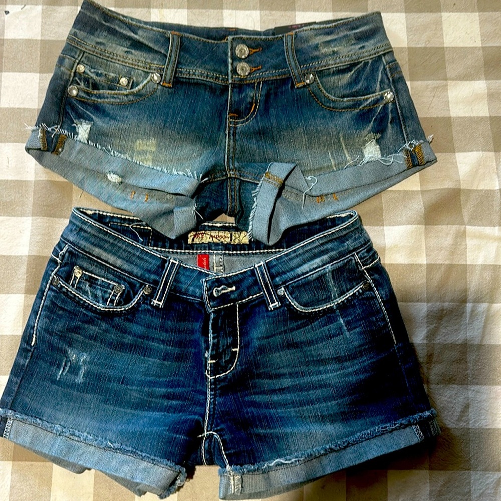 2 pairs denim shorts